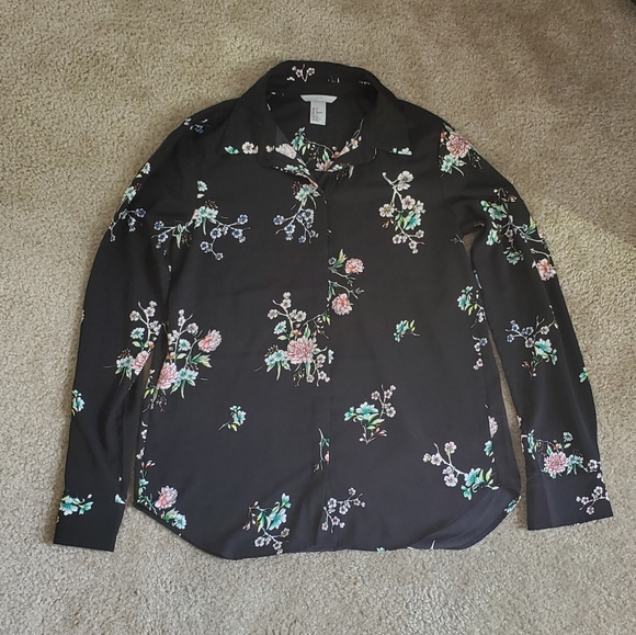 H&M Silky Long-Sleeve Button-Down Floral Blouse, 2 - Picture 3 of 9